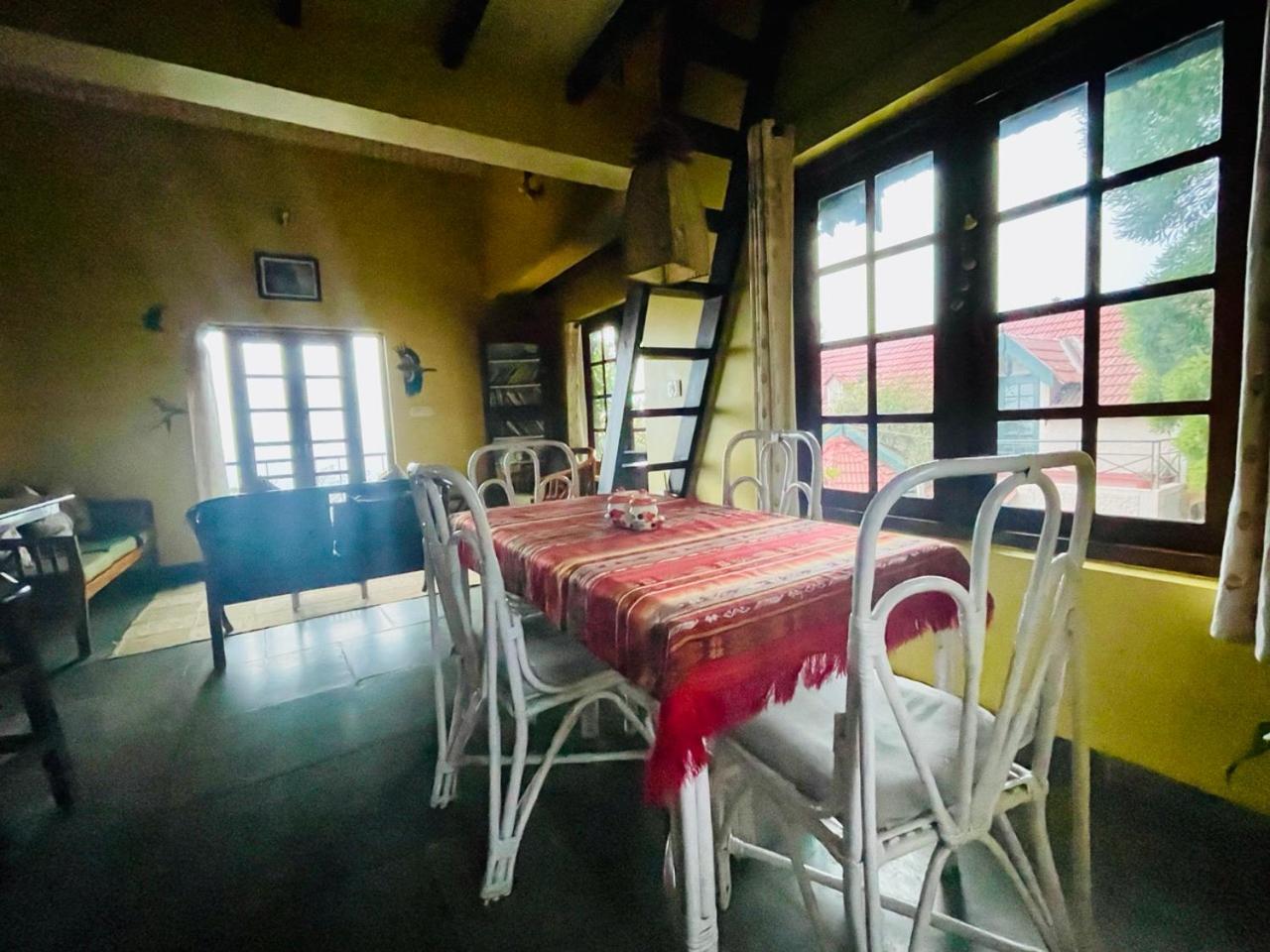 ウーティ Stumpfields Bed & Breakfast エクステリア 写真