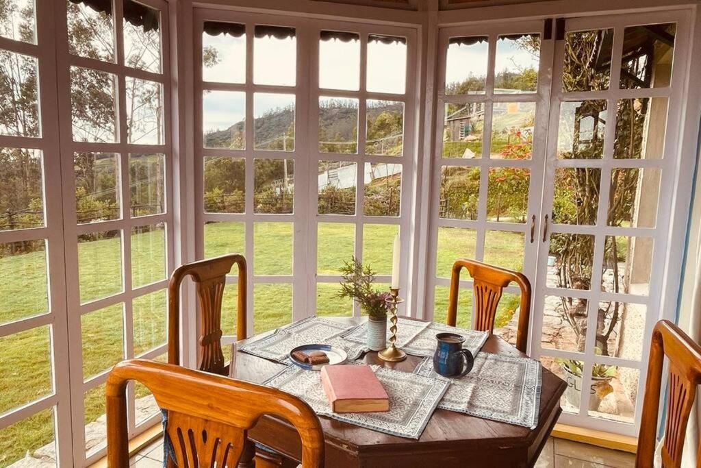 ウーティ Stumpfields Bed & Breakfast エクステリア 写真